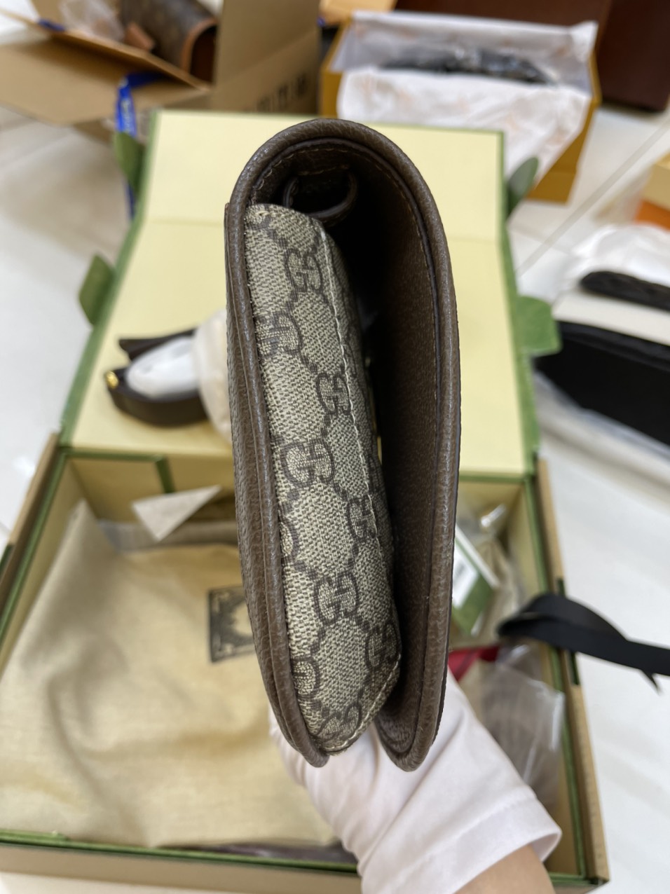 Túi Xách Đeo Chéo Gucci Blondie Shoulder Bag Màu Nâu Be